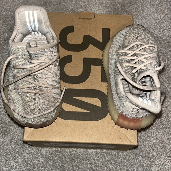 Toddler unisex Yeezy Boost 350, Citrin originals, size 5k - Picture 4 of 4